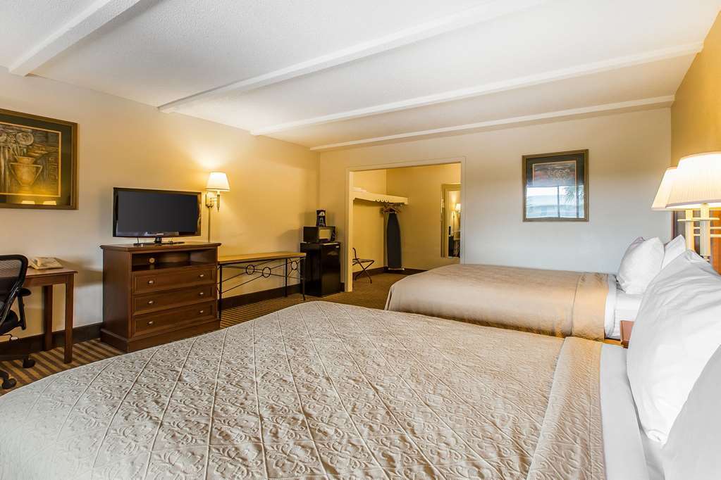 Seafarer Inn & Suites, Ascend Hotel Collection Jekyll Island Room photo